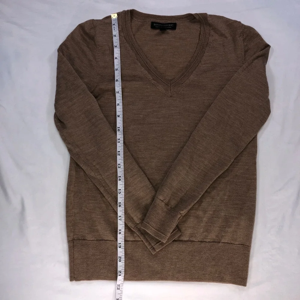 Banana Republic Brown 100% Merino Wool V-Neck Sweater Small Mens Classic Knit